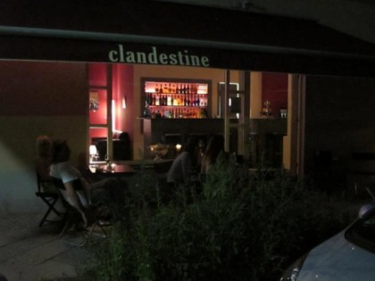 照片: Clandestine